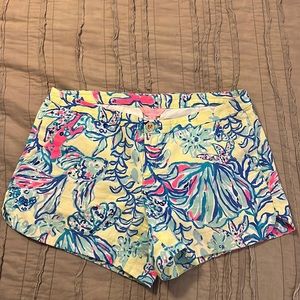Lilly Pulitzer size 2 adie short. GUC